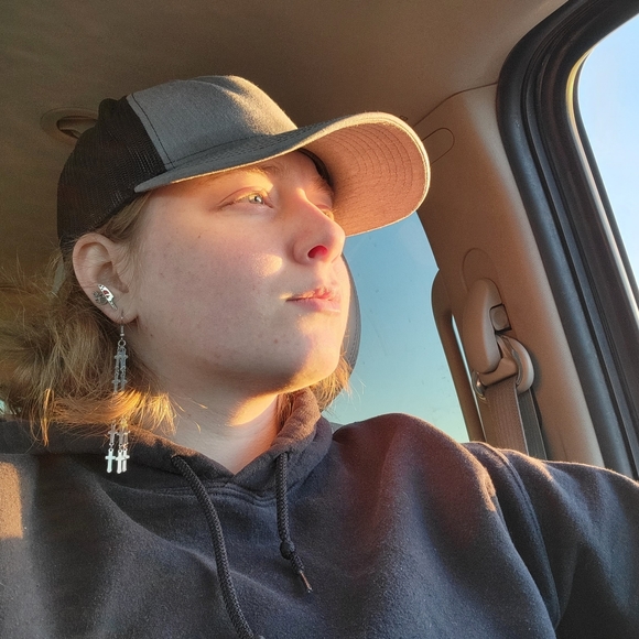 Meet your Posher, Alex - Picture 1 of 8